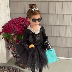 Halloween Audrey Hepburn -Breakfast at Tiffany’s costume